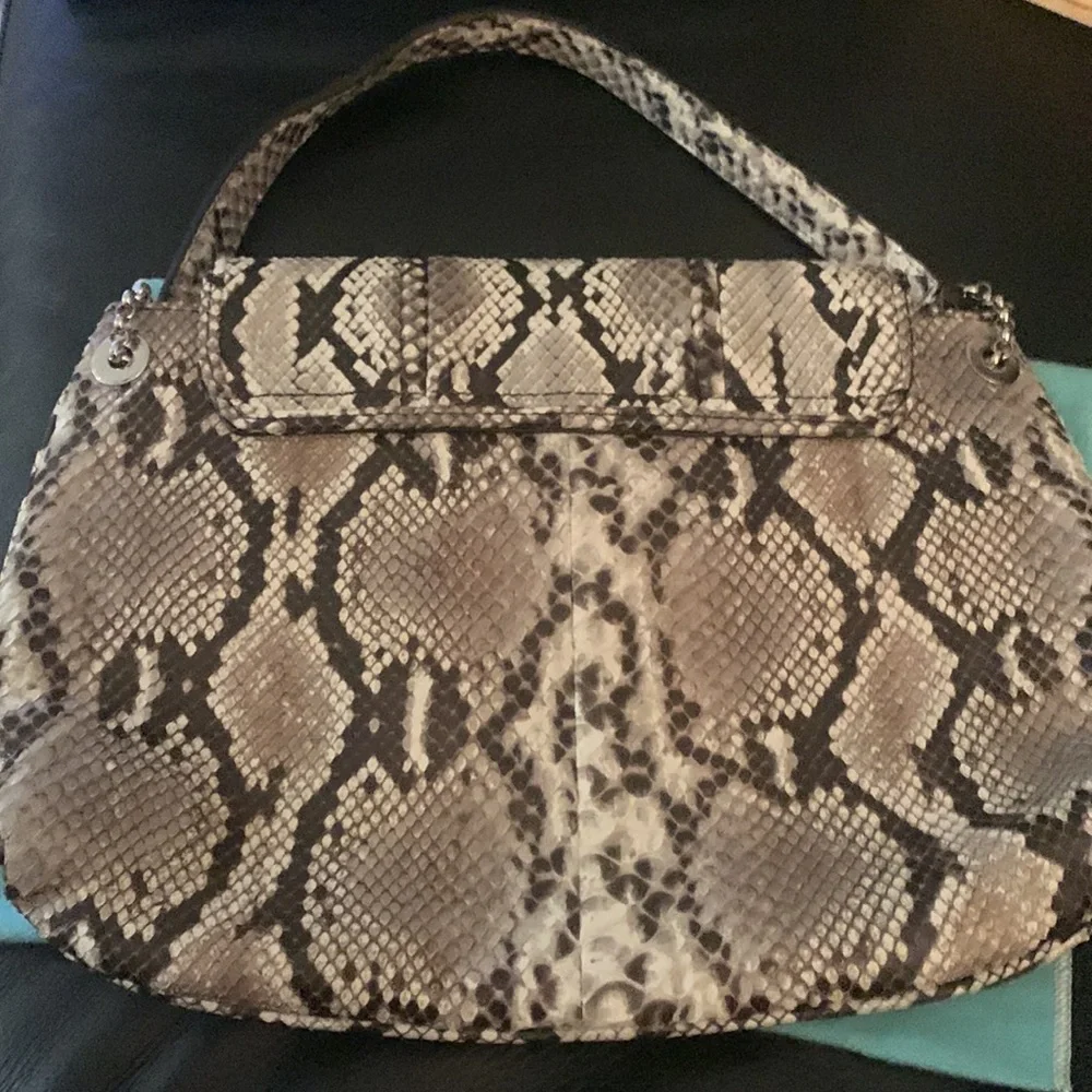 Tiffany & Co. Shoulder Bag
Neutrals Python Excellent Condition - Picture 3 of 5